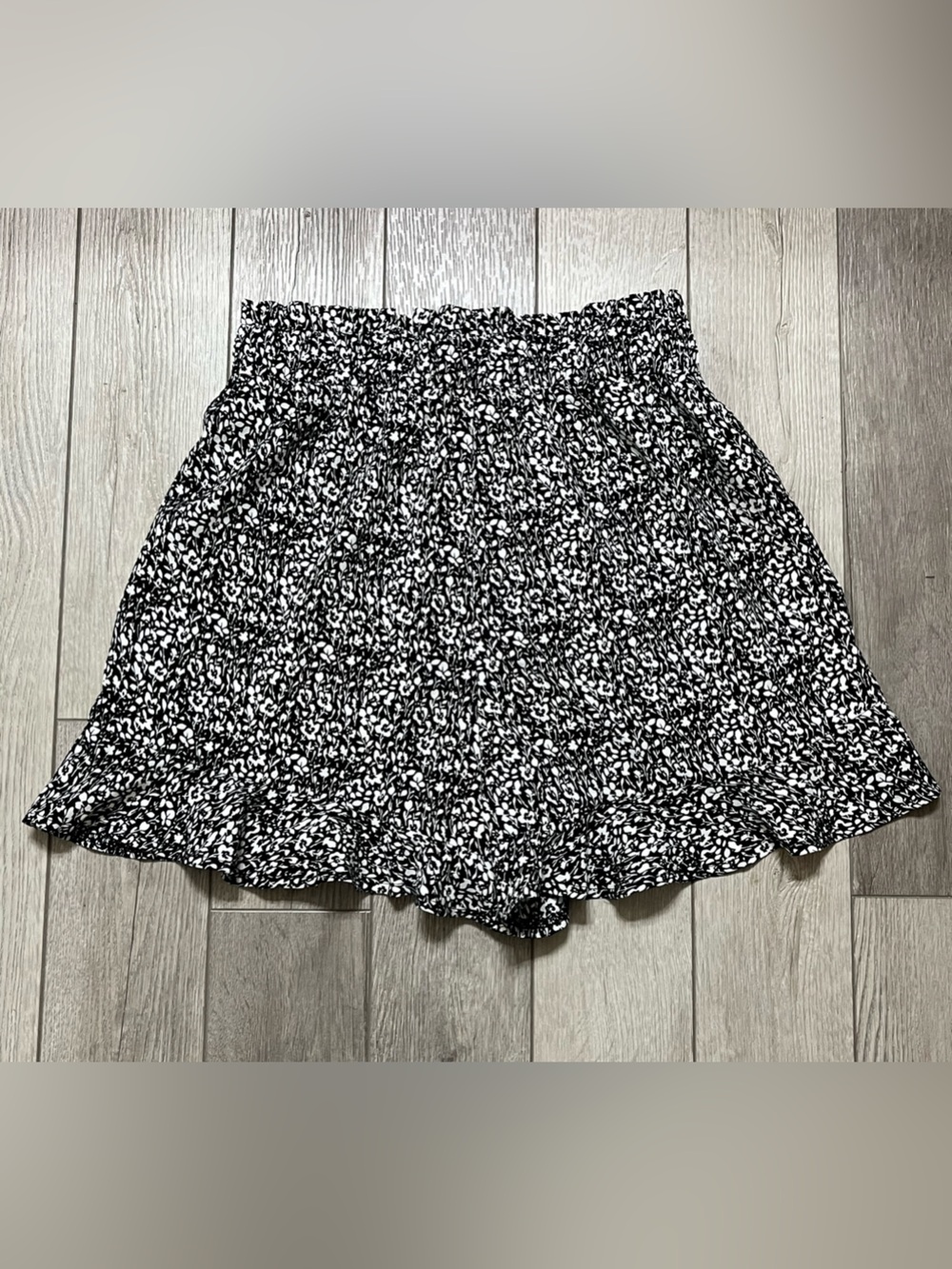 BTFBM Women's Black & White Printed Shorts Size Small